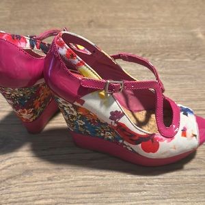 Gianni Bini wedges.